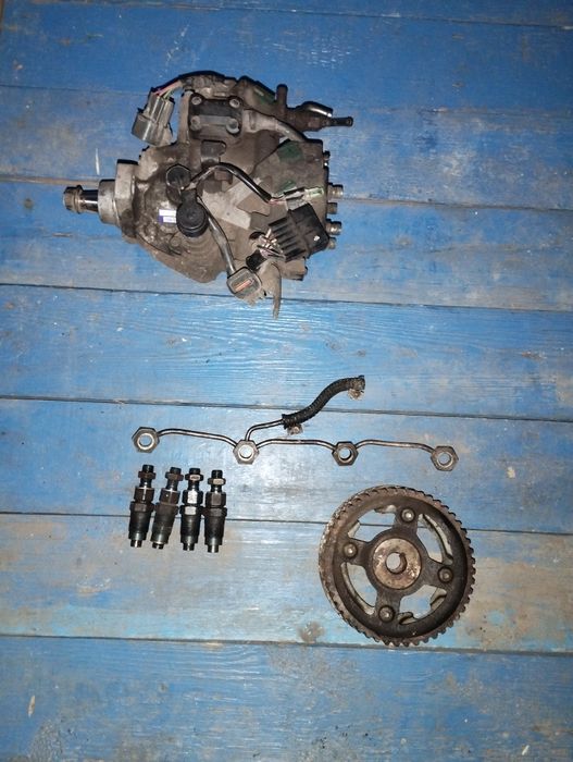 Топливный насос Митсубиси L 200