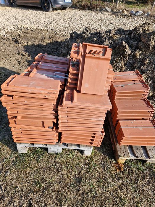 Dachowka creaton czerwona sprzedam!