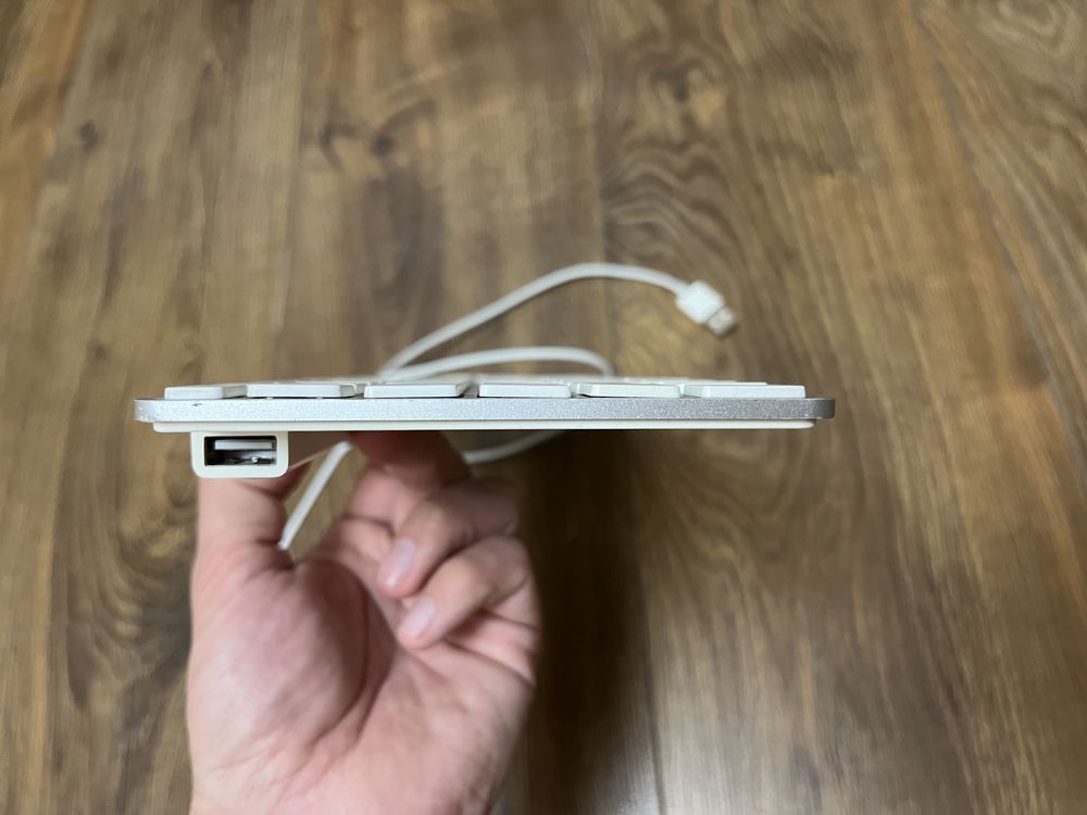 Клавіатура Apple