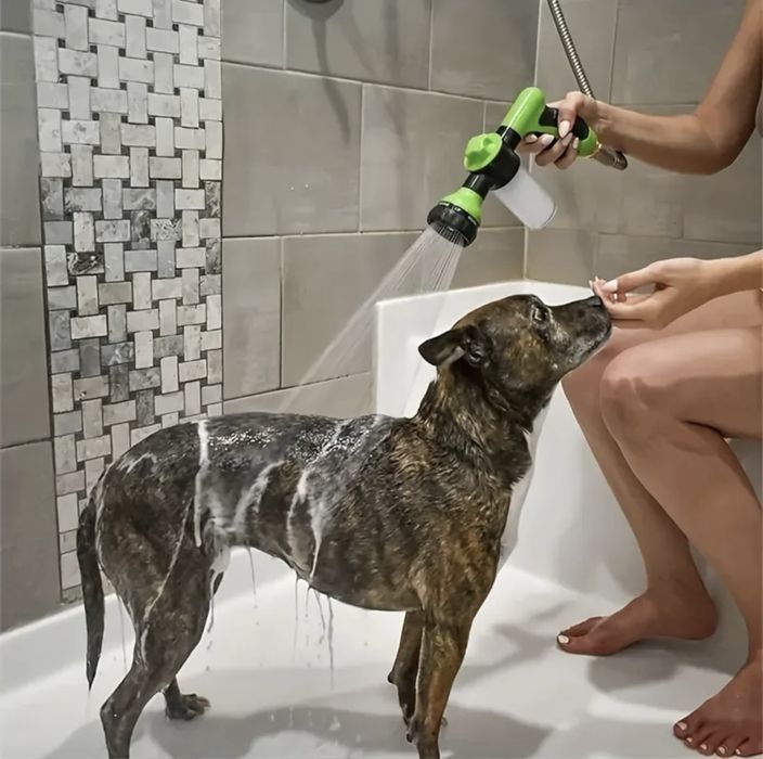 Wielofunkcyjny pistolet do mycia psów z dozownikiem szamponu. 7 trybów