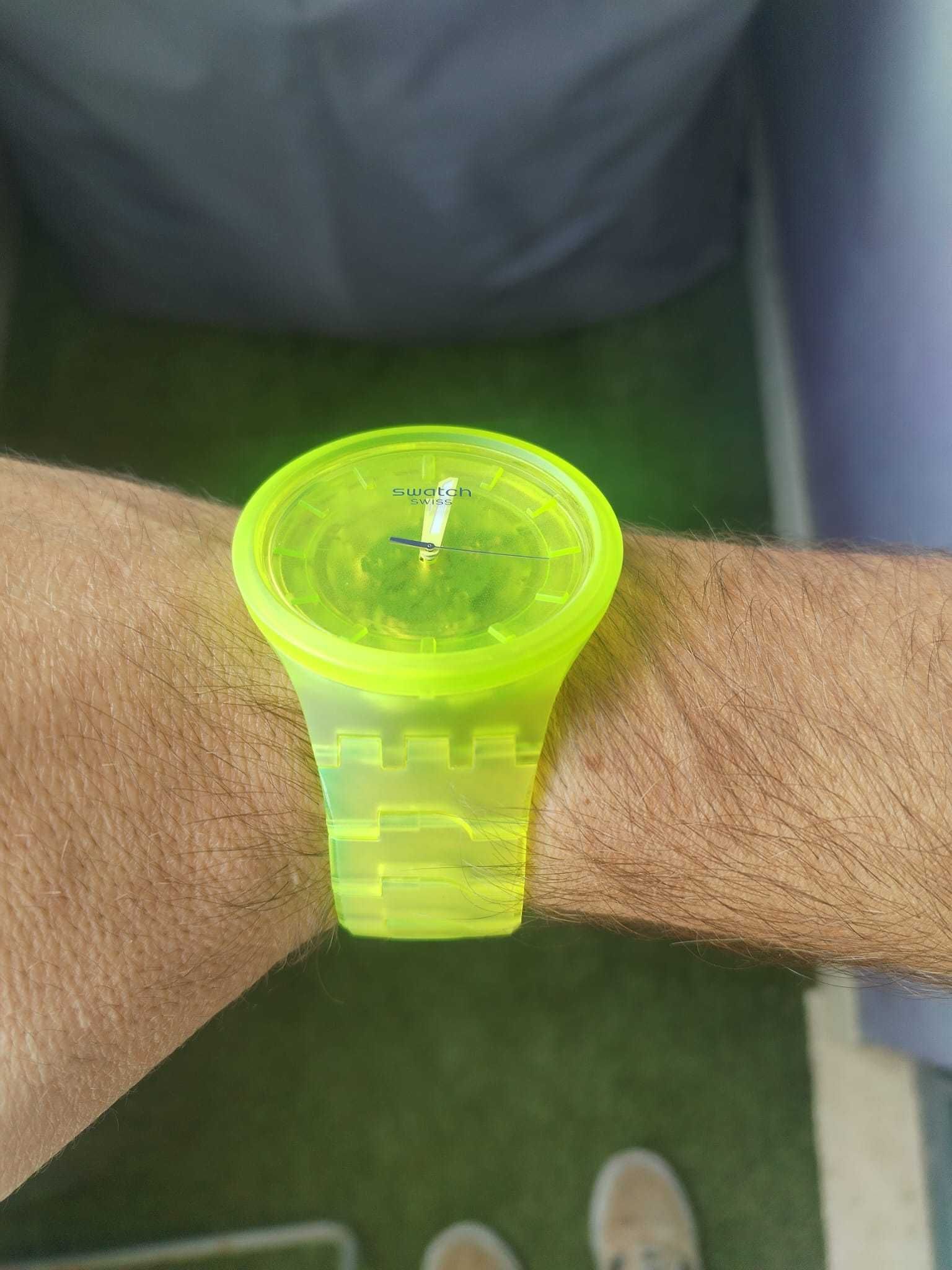 Swatch BIG BOLD - Colors of Joy