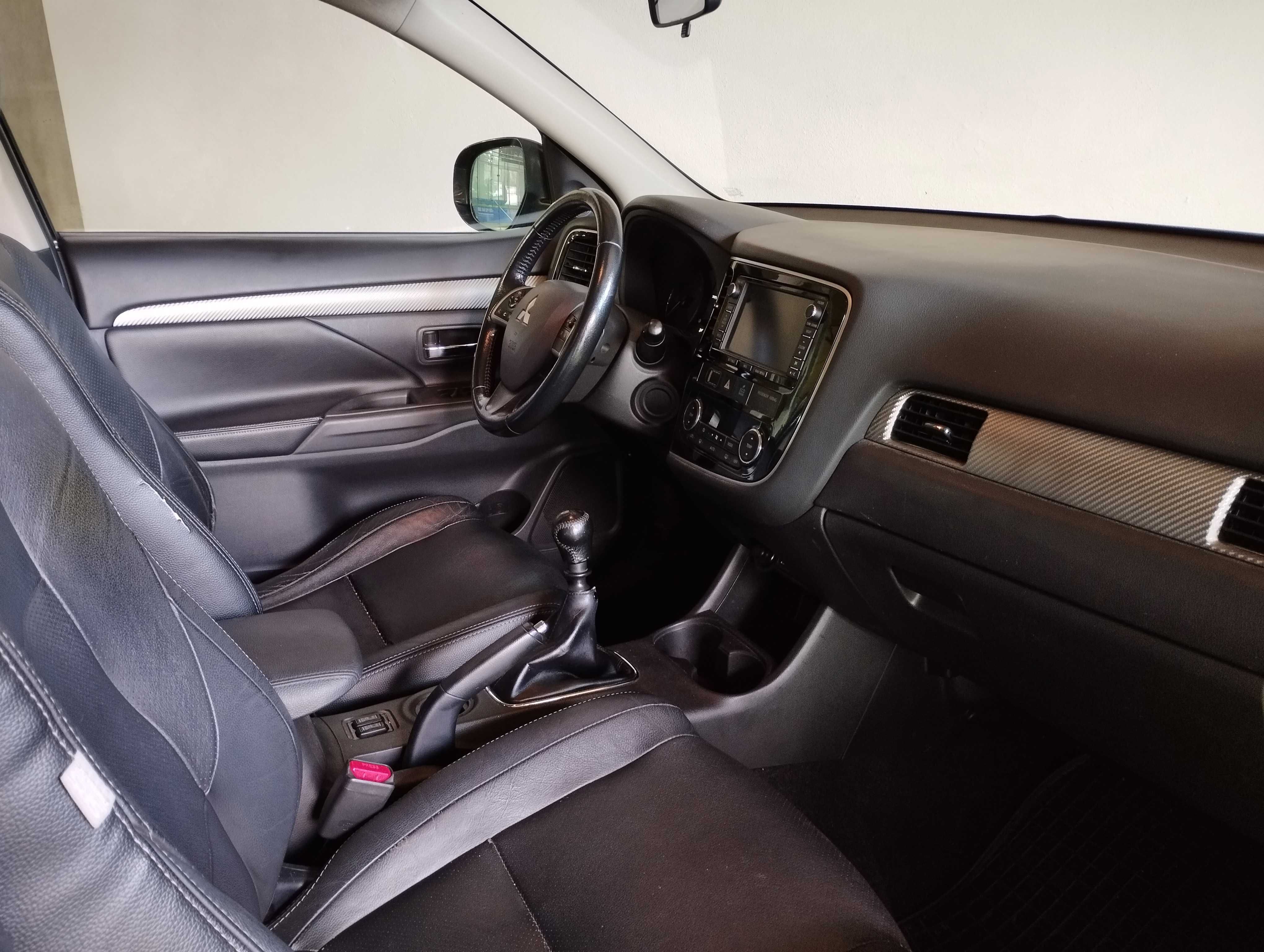 Mitsubishi Outlander 2.2 DI-D Instyle Navi