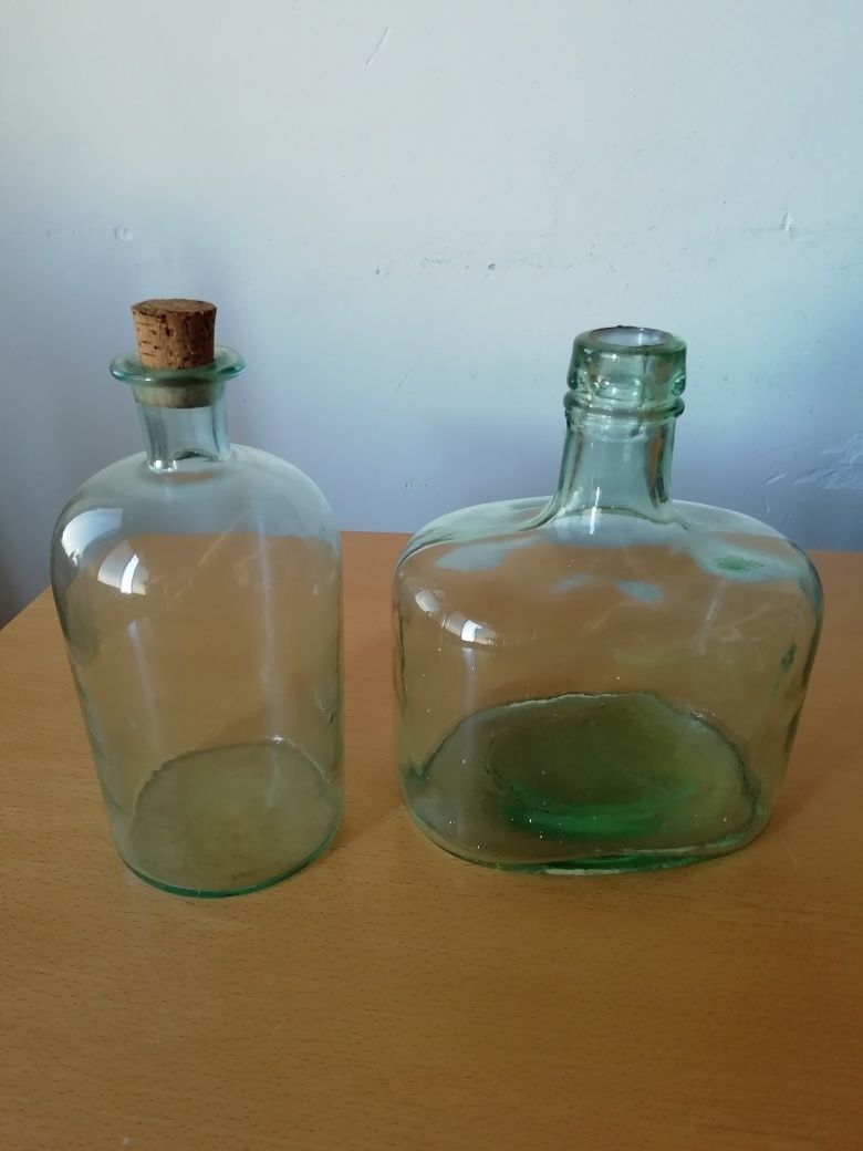 Conjunto de garrafa/ão vidro verde.