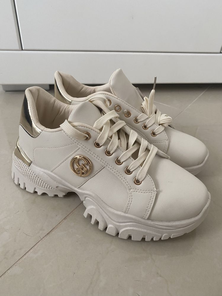 Nowe buty na platformie, rozm. 40