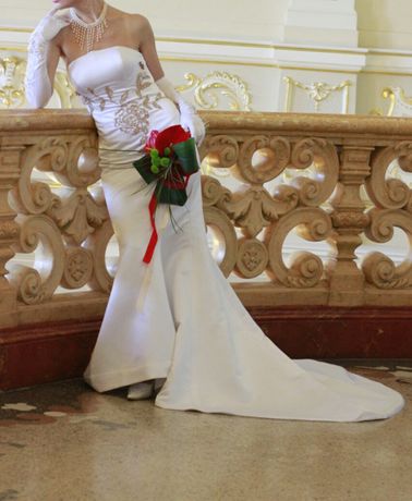 Элегантное и неординарное свадебное платье