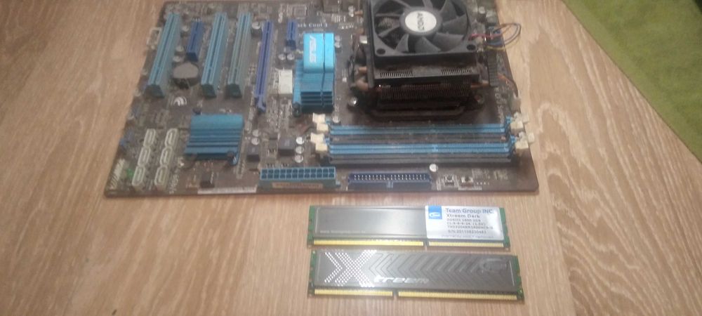 Продам комплект: мат. плата +процесор + материнка + ОЗП