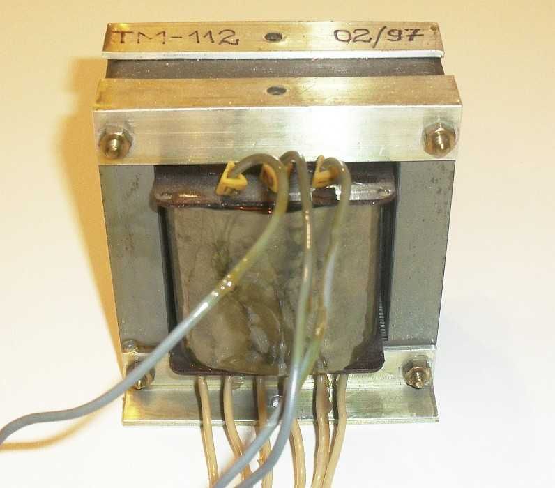 Transformator TM-112, U1: 700 V / U2: 13 V, 23 V, 13 V / 80 VA / 50 Hz