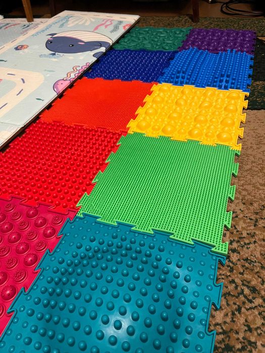 ЗНИЖКА ДО СВЯТ|Масажний ортопедичний килимок (10 пазлів)