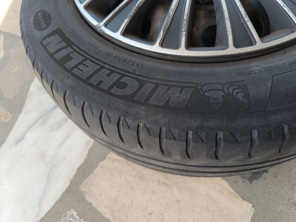4 Jantes 15" Renault 5x114.3 + Tampões + Pneus 195 /65/ 15