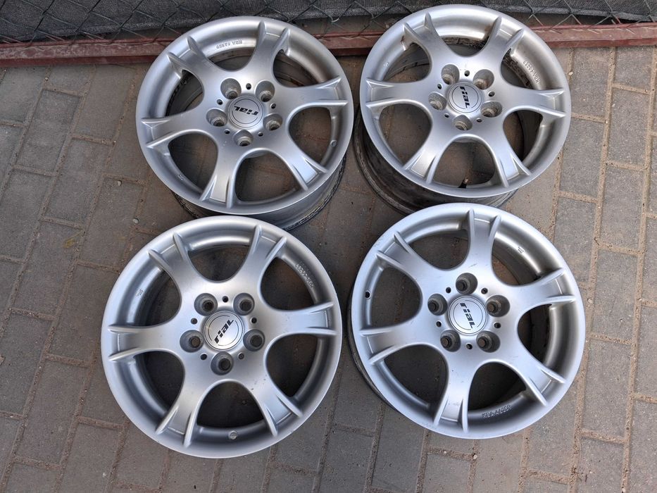 4x felgi alu R15 5x114,3 Toyota Auris Corolla Hyundai i30 i40 Kia Ceed