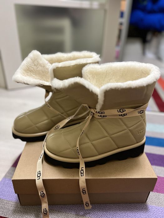 Ugg бежевий натуральна шкіра уггі