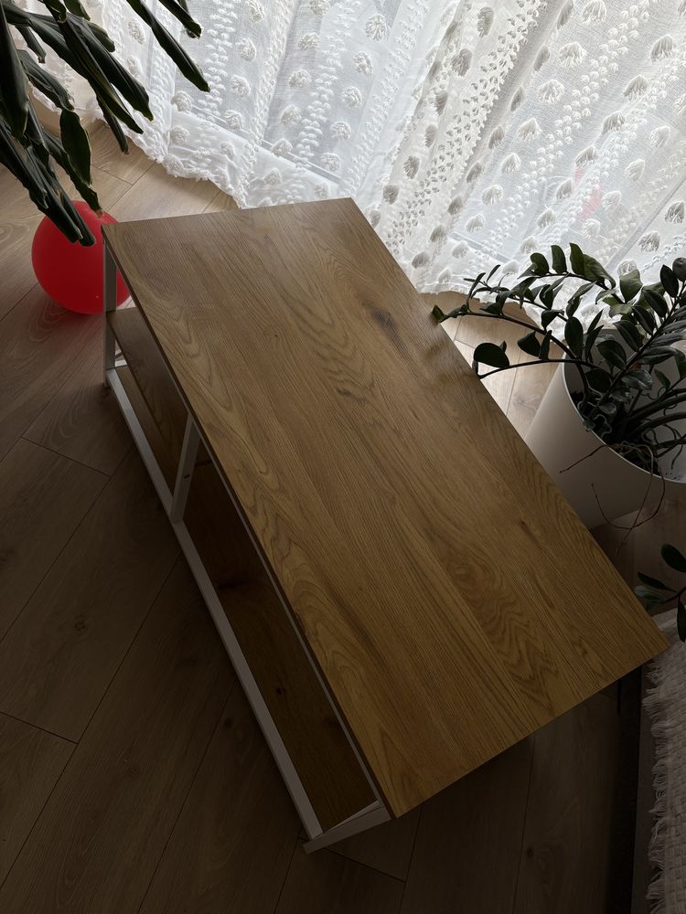 Stolik kawowy z półką