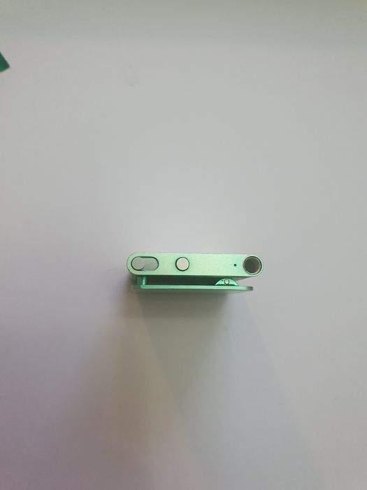 Продам iPod shuffle 4