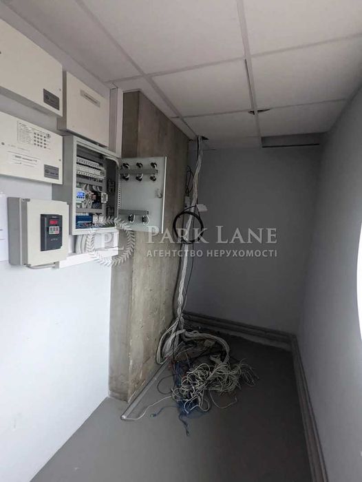 БЕЗ%. Опенспейс офіс в БЦ. метро Печерська Лесі Українки