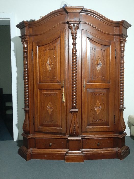 Szafa  drewniana.