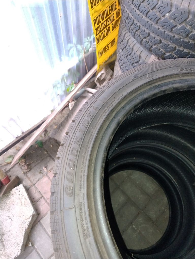 Opony 235/45r18 zimowe