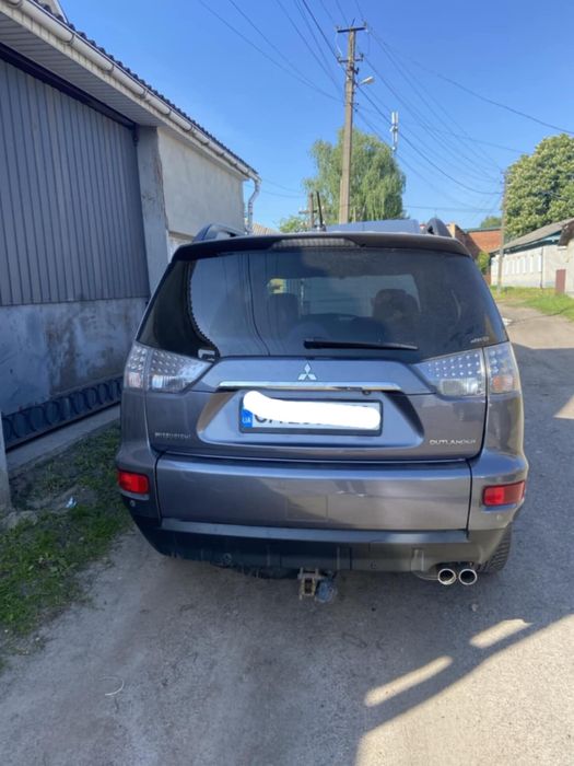 Outlander 7 місць