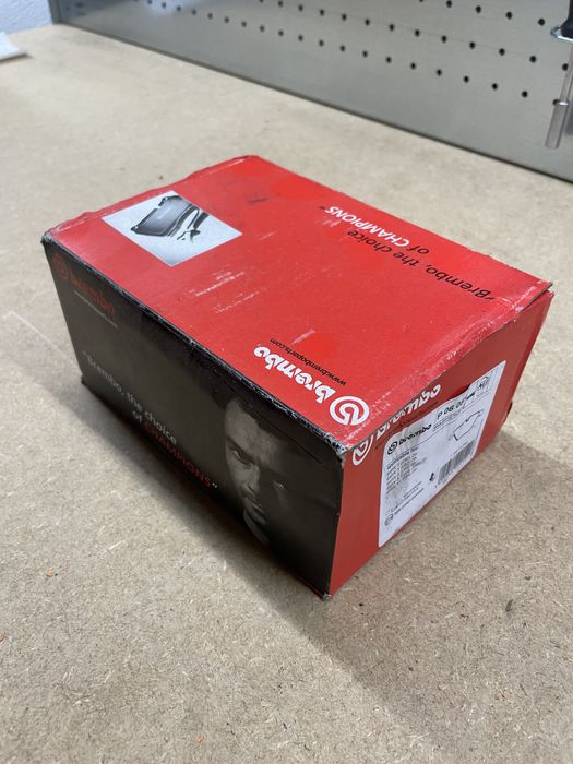 Par de Pastilhas Brembo P 06 055 E90