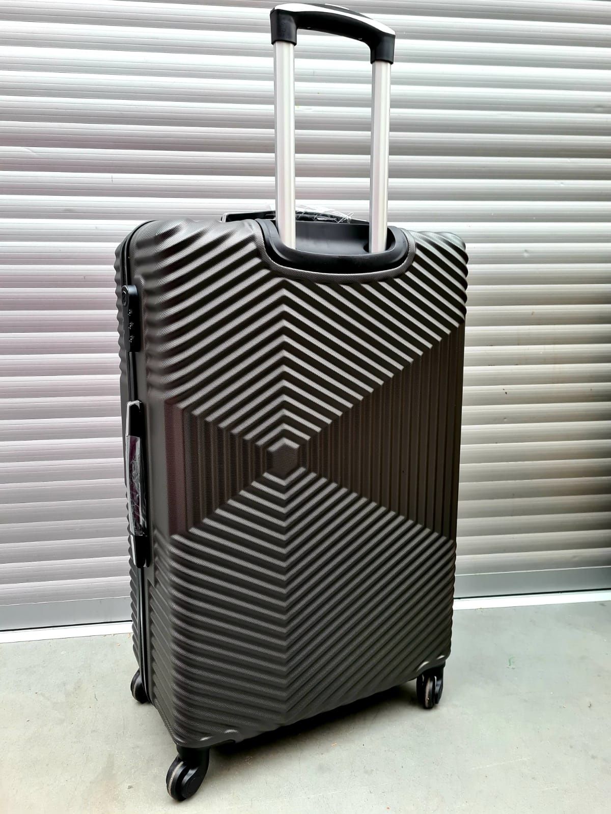 Nowa plastikowa walizka podróżna Cocodivo ExtraLarge grafitowa