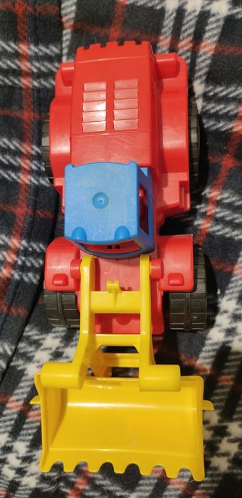 Екскаватор великий  трактор 31см Wader