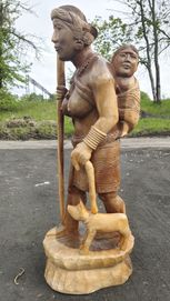Stara rzeźba w drewnie Indianka