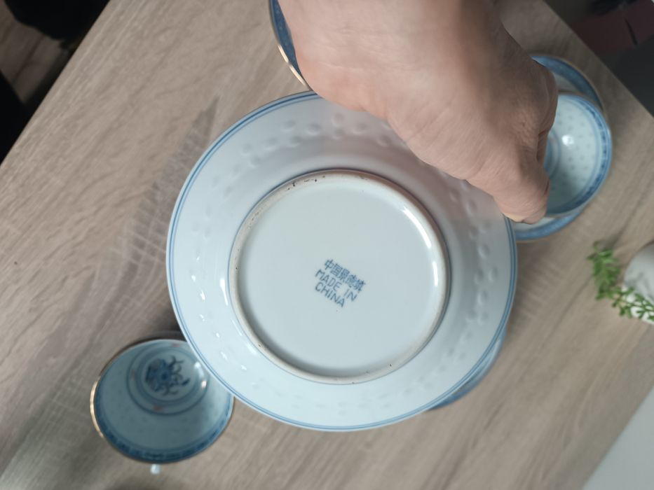 Filiżanki z porcelany