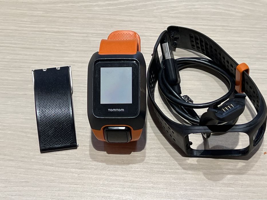Smartwatch TomTom Adventurer + akcesoria