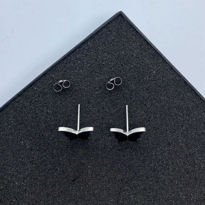 Kolczyki czarne motyle srebrne wkrętki 1cm stal chirurgiczna