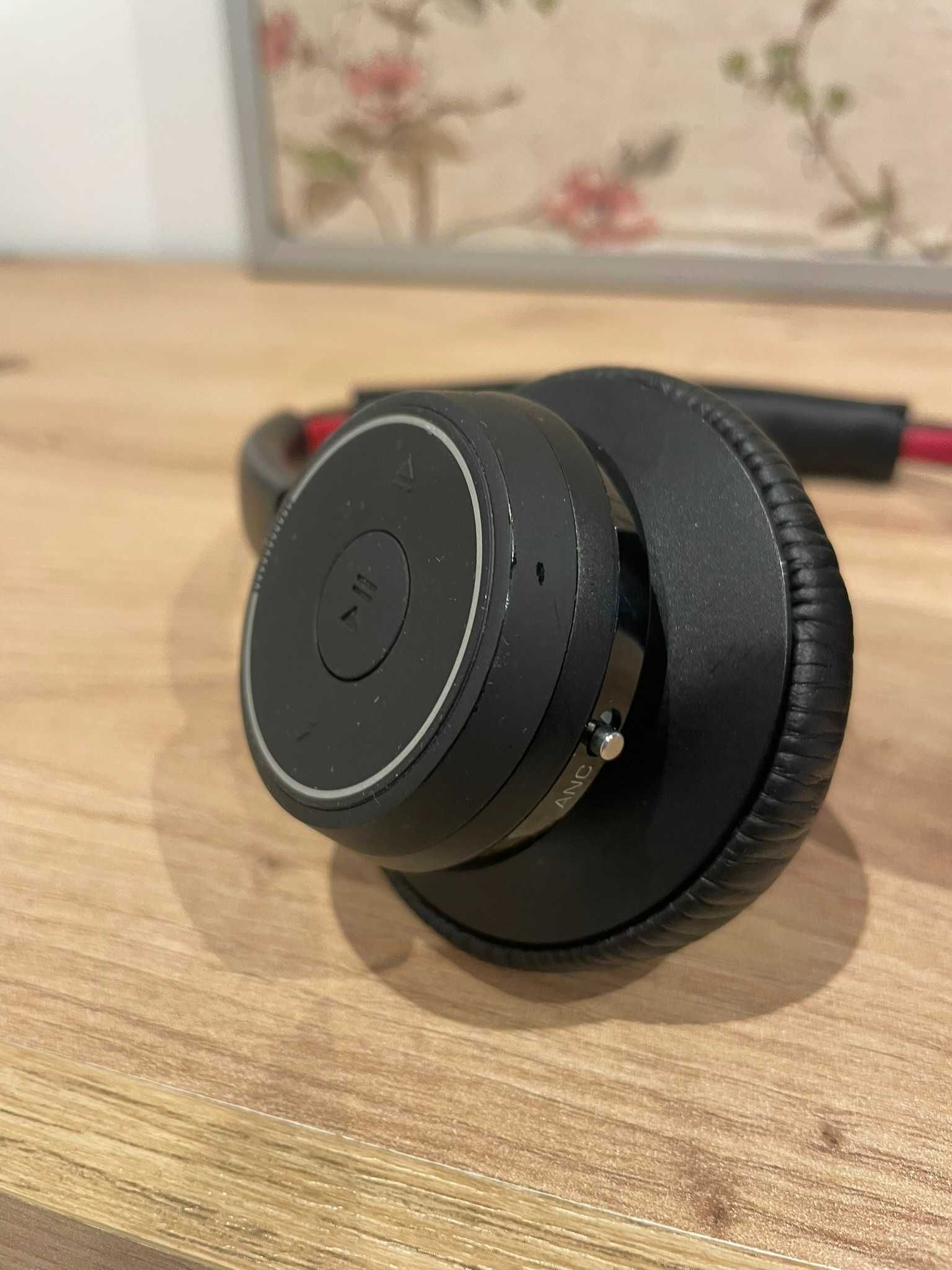 Auscultadores Plantronics Bluetooth com cancelamento de ruído