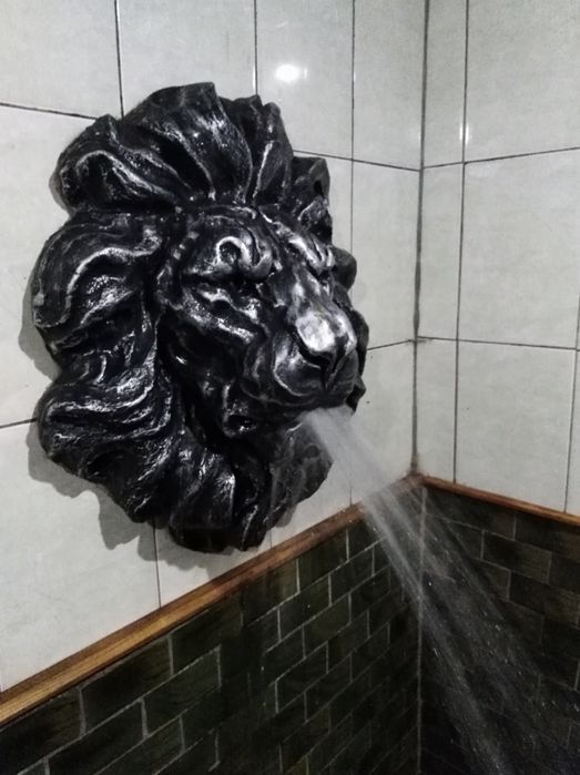 Голова лева із бетону декор барельеф