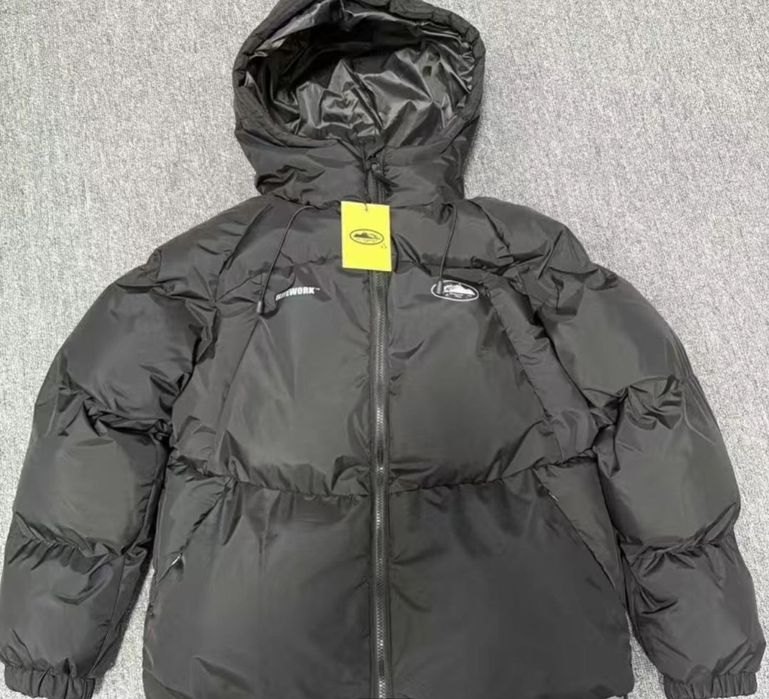 Пуховик Corteiz.