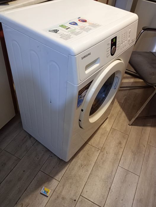 Пральна машина в гарному стані