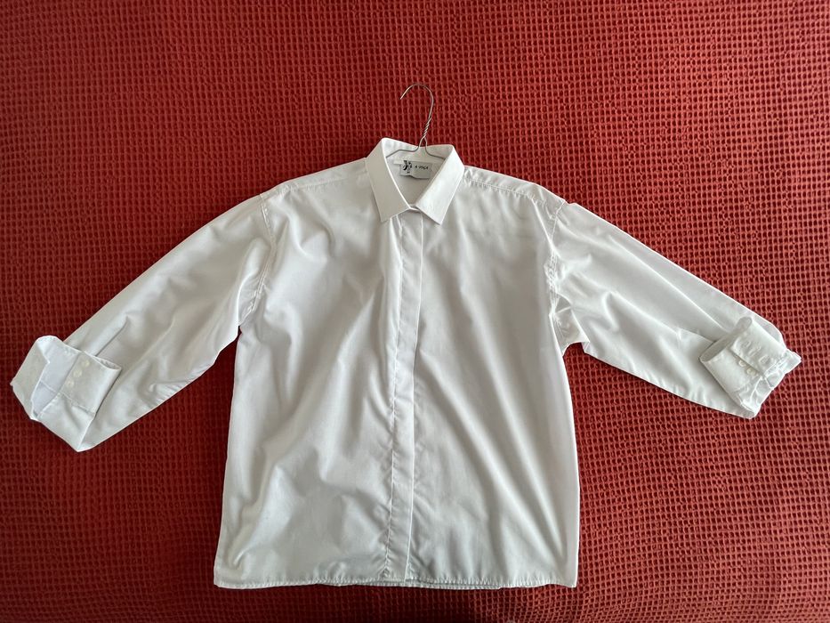 Traje académico feminino da Universidade de Aveiro