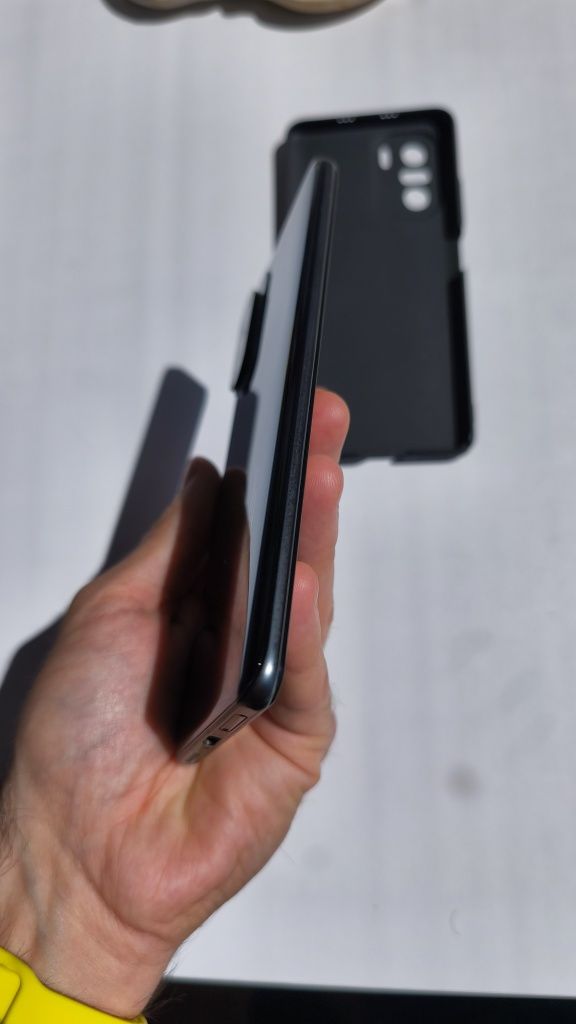 Смартфон Xiaomi Mi 11i 8/256 Gb. Чудовий стан. Повна комплектація.
