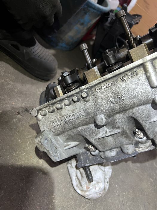 Головка блока з форсунками VW 2.0 tdi BMM 140hp