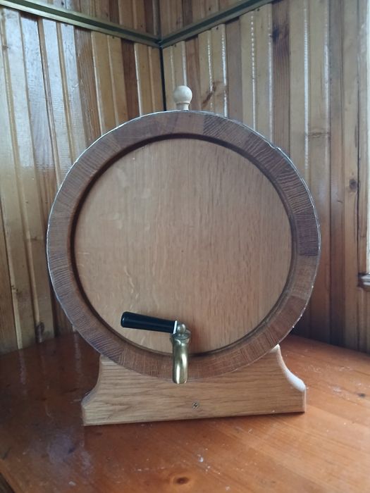 Дубова бочка 18.л з металевим краном.