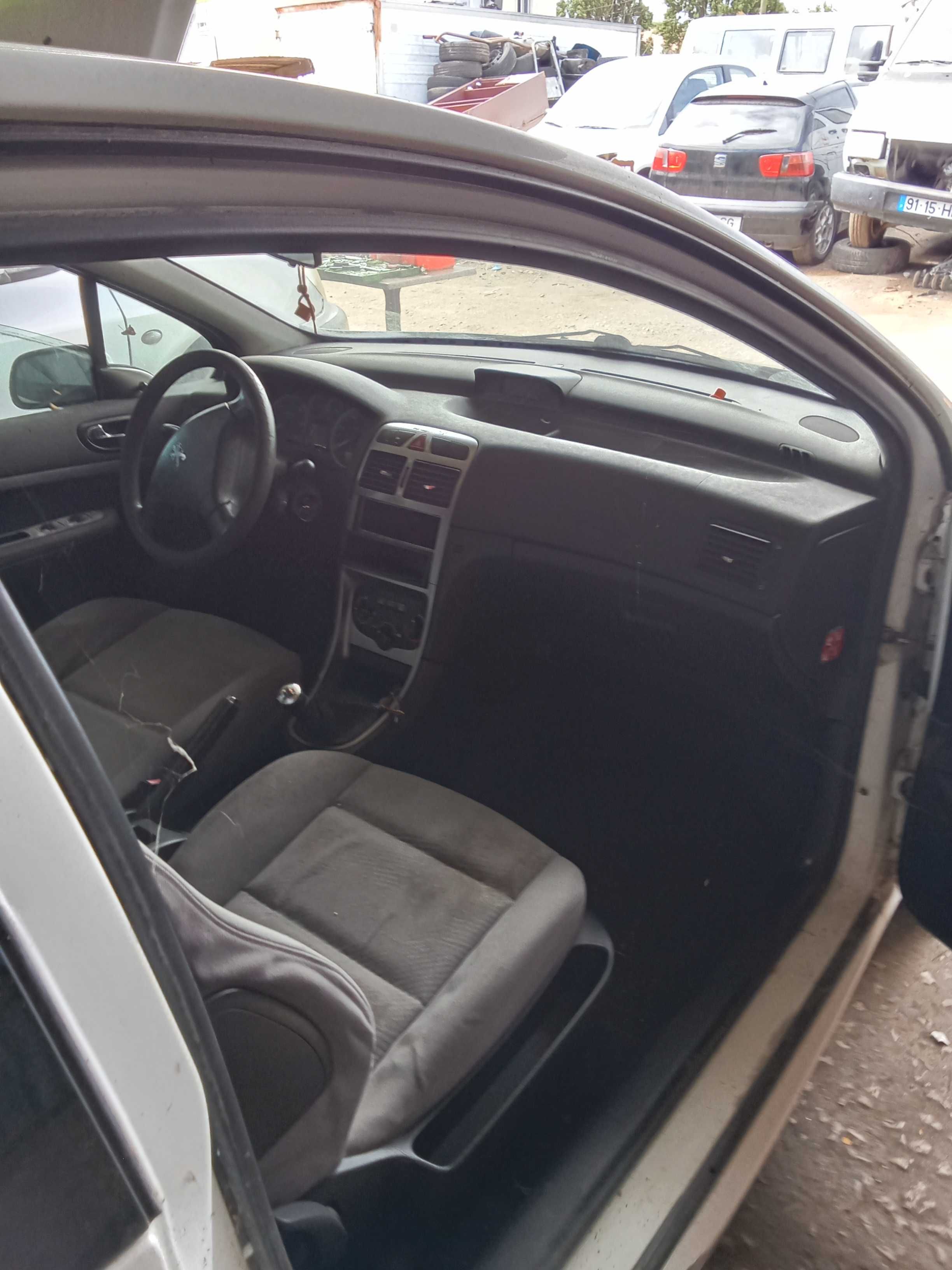 Peças Peugeot 307 de 2008.carro completo,só vendo as peças