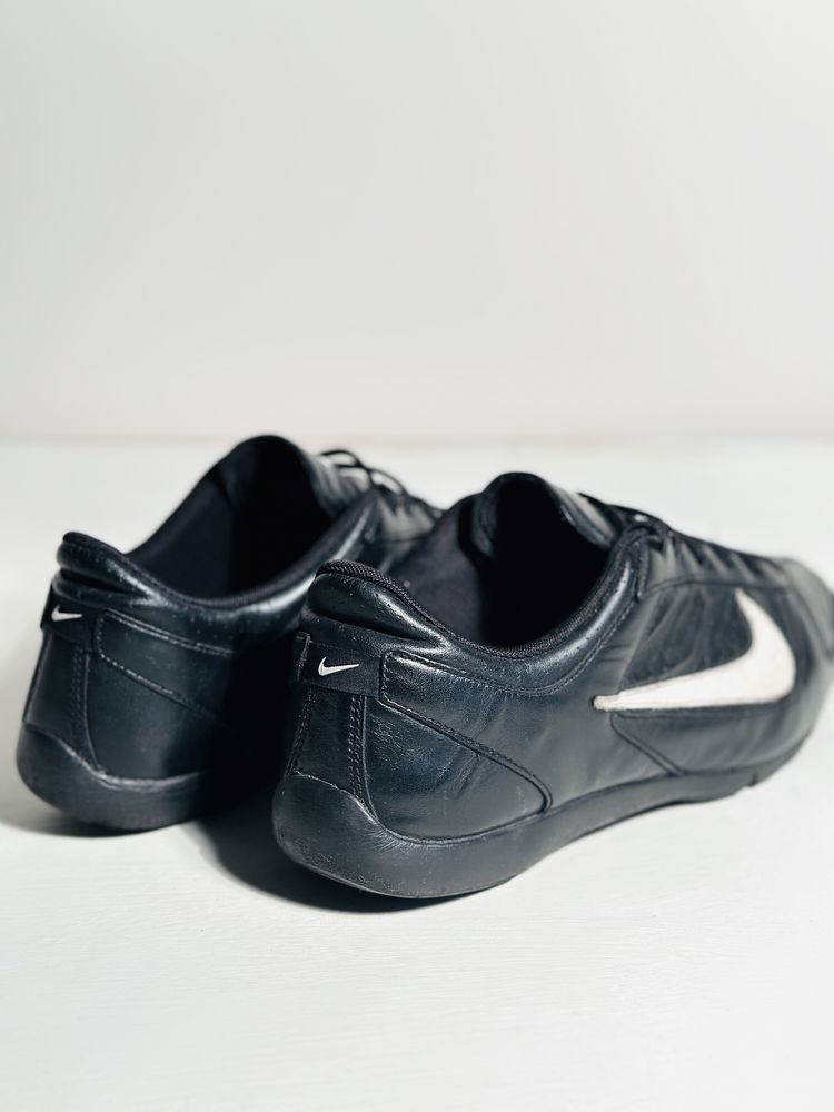 Czarne skórzane buty sportowe Nike 38
