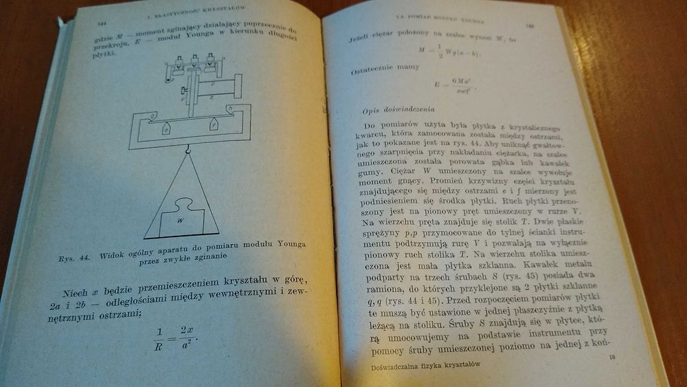 Doświadczalna fizyka kryształów / W. A. Wooster
