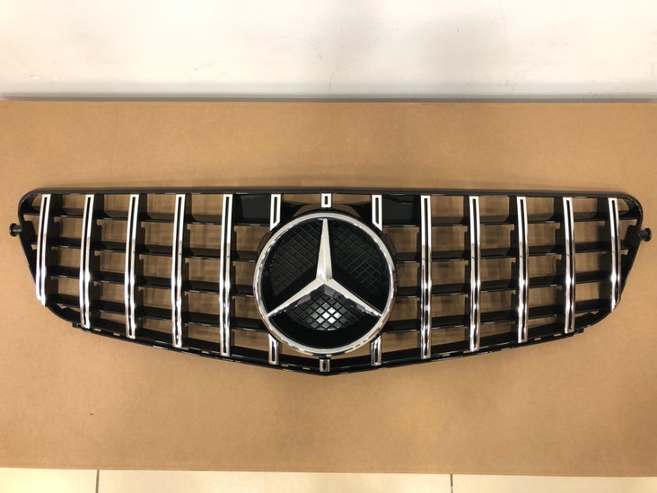 Решетка радиатора mercedes w176w204w205c207w211w212w213W221w222