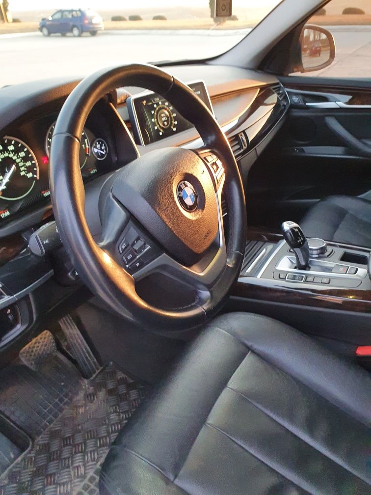 Продам авто BMW X5 F15