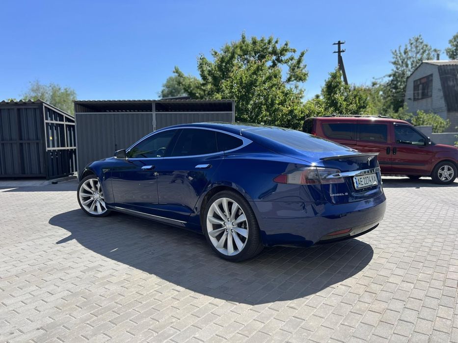 Tesla model S 75D
