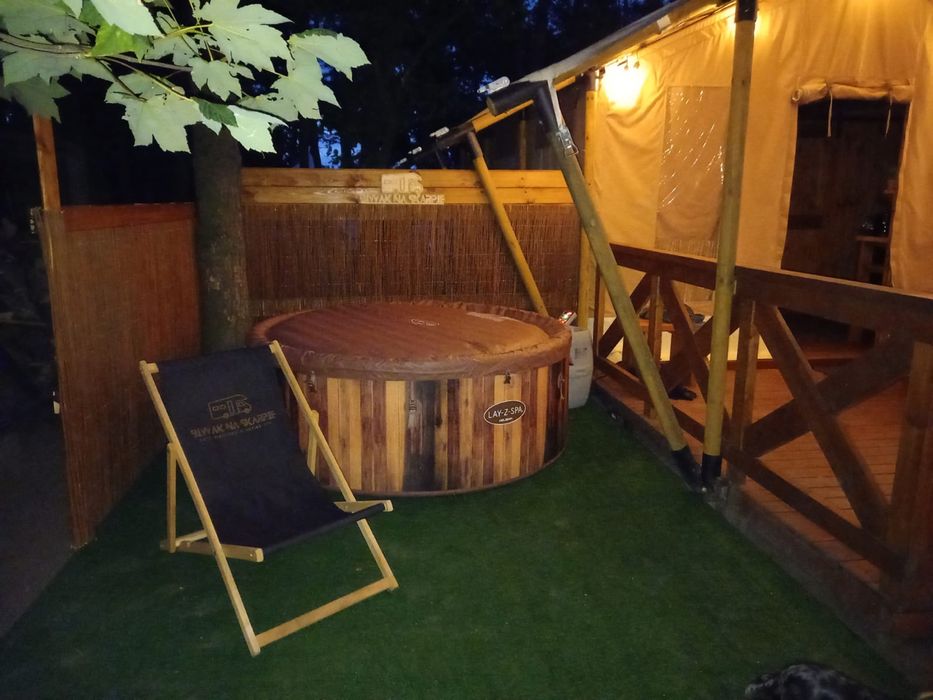 Domek/apartament z jacuzzi/balia i sauna nad jeziorem/pole namiotowe