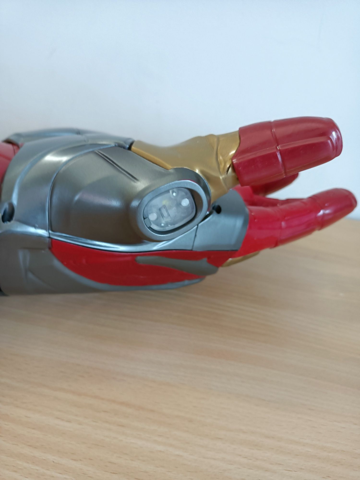 Hasbro Marvel Legends Avengers Rękawica Iron Man Nano