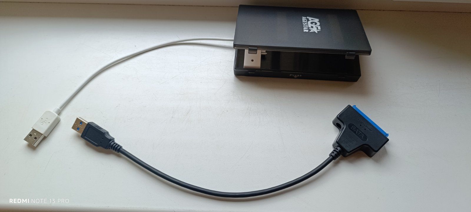 Зовнішні кармани 2.0 і 3.0 для SSD дисків.