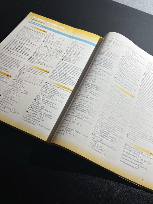 Livro Preparação de exame Física e Química 2023 11º ano