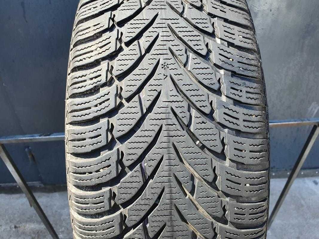 215/60R17 Nokian Tyres WR SUV opona pojedynka zima 5,4mm P701