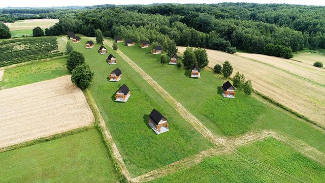 Mega Fajna Roztocze 11 arów przy drodze z kostki, budowlana, widokowa