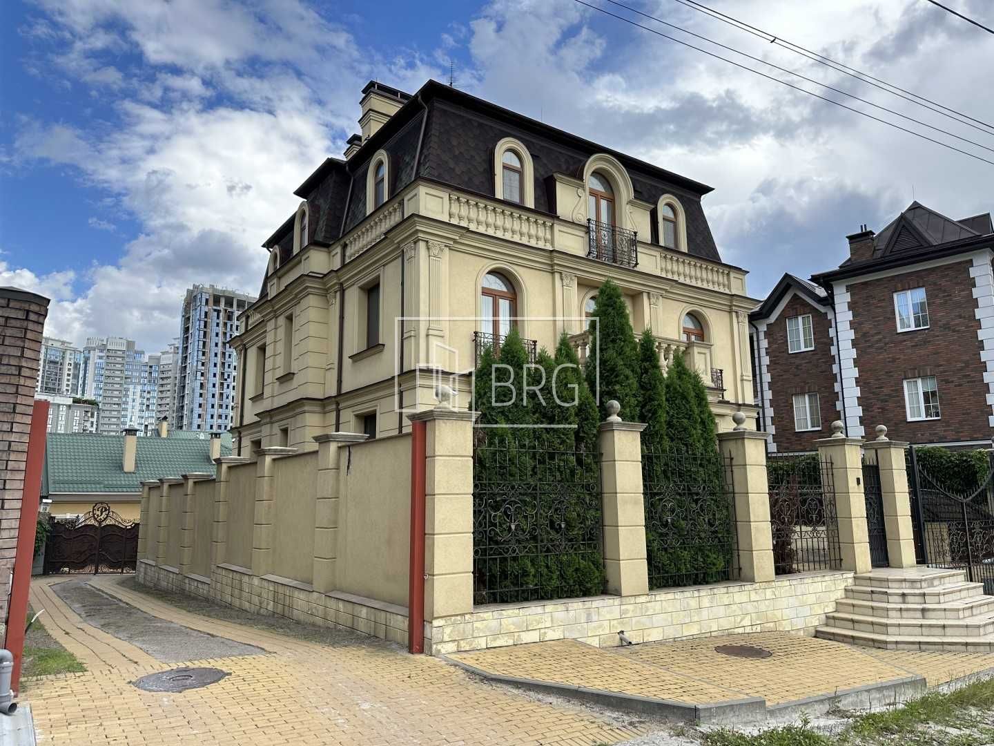 Продажа дома в центре Киева на Печерске от собственника