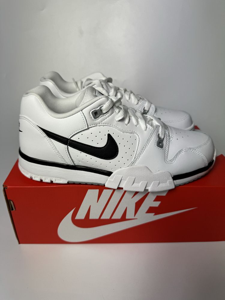 Nowe sneakersy Nike Cross Trainer Low 42 biale wysokie outlet